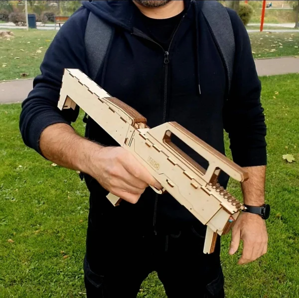 FMG9 Wooden Toy Gun Kit Rubber Band Gun Submachine and targets - Image 2